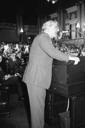 Swearing In Day, Portrait, House Floor