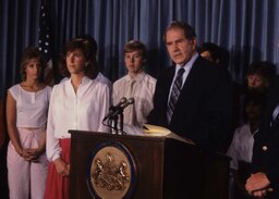 News conference, Members, Students