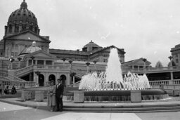 Photo Op at the East Wing Fountain, Members