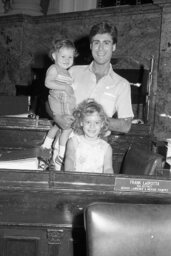 Photo Op on the House Floor, Family, Members