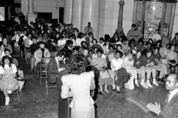 Photo Op in Main Rotunda, Members, Students