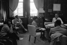 Photo Op in Senator's Office, Members, Senate Members