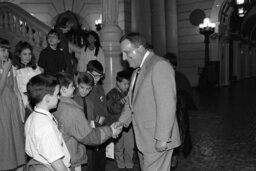 Visitors to the Capitol, Main Rotunda, Members