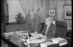 Rep. Robert Allen in the office of Rep. Joseph Pitts