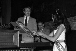 Miss. Teenage Pennsylvania and the Governor, Miss. Teenage Pennsylvania