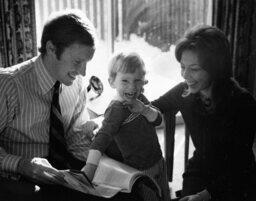 Campaigning, Family Reading